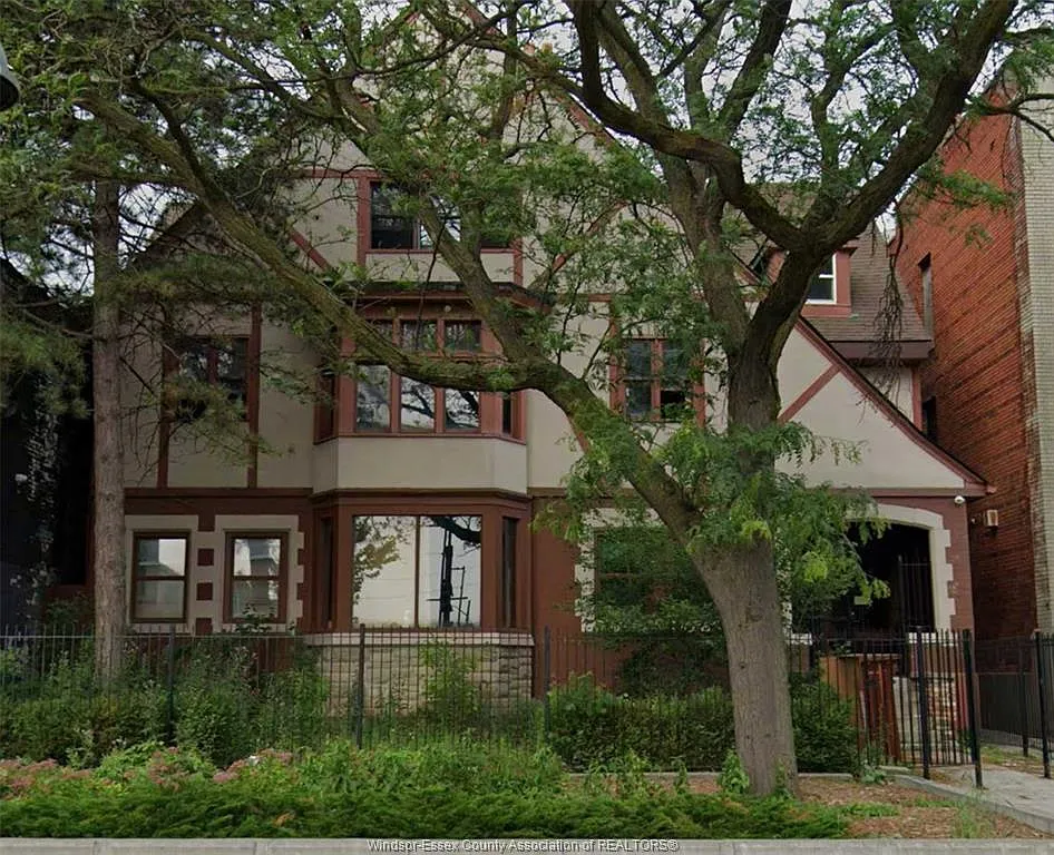 691 Ouellette Ave #2 photo 1