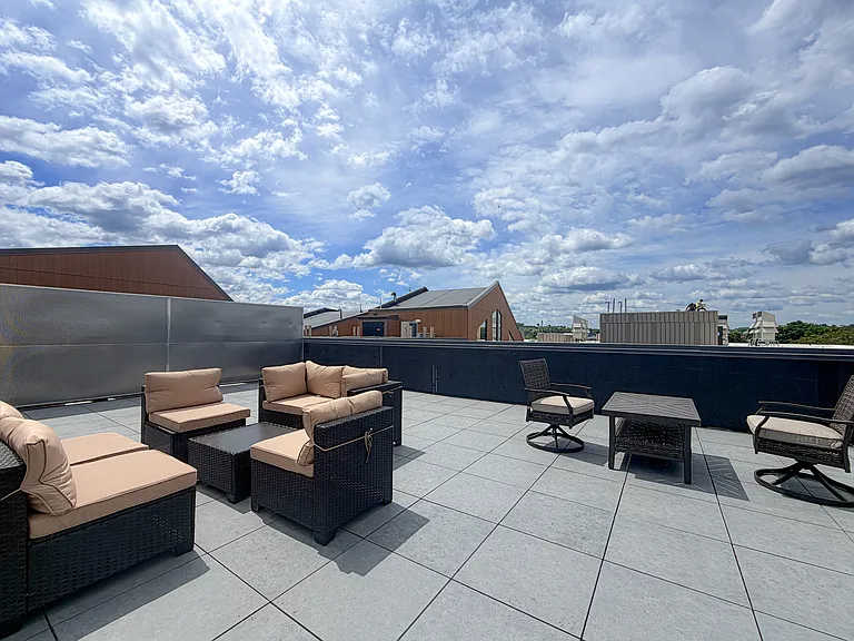 211 Green Street — Photo 15