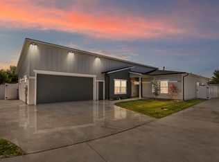 10494 W Shields Ave #10494, Garden City, ID 83714