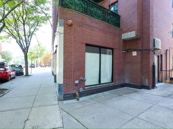 188 Woodpoint Road 1C image 3 of 10