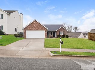 802 Topsail Dr, Browns Summit, NC 27214