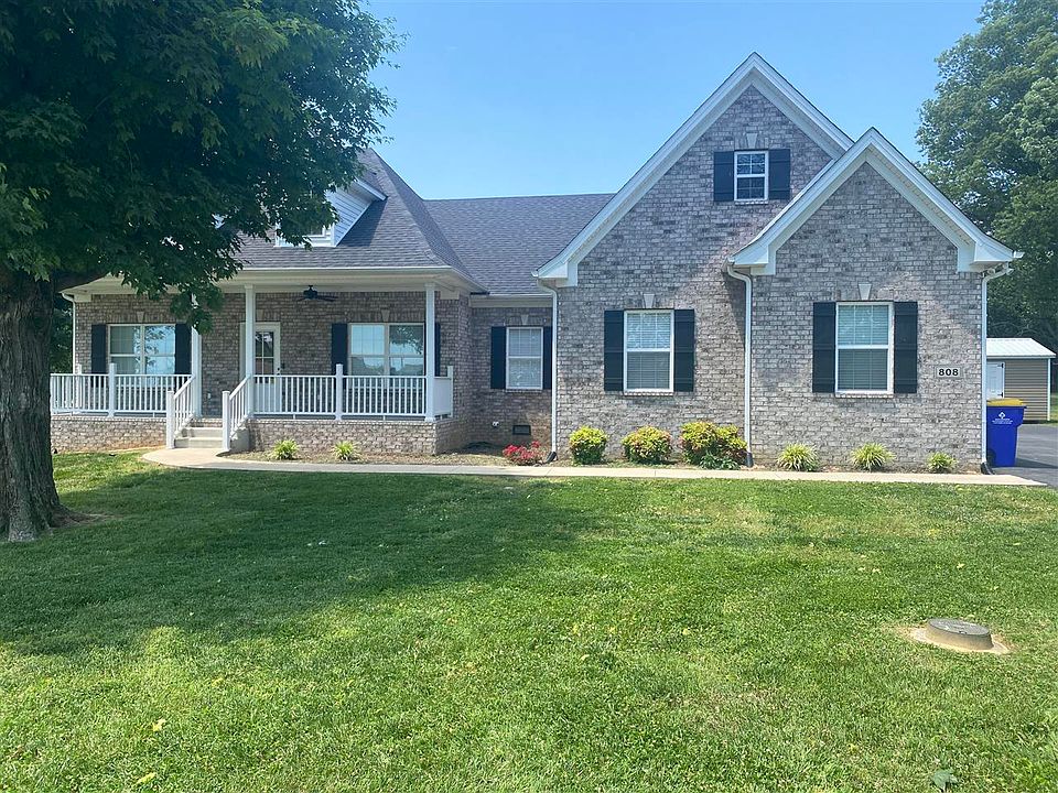 1st image of 808 Valleyview Dr