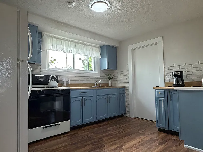1123 Roup Ave #1 — Photo 2