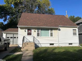 205 N Lincoln Ave, Graettinger, IA 51342