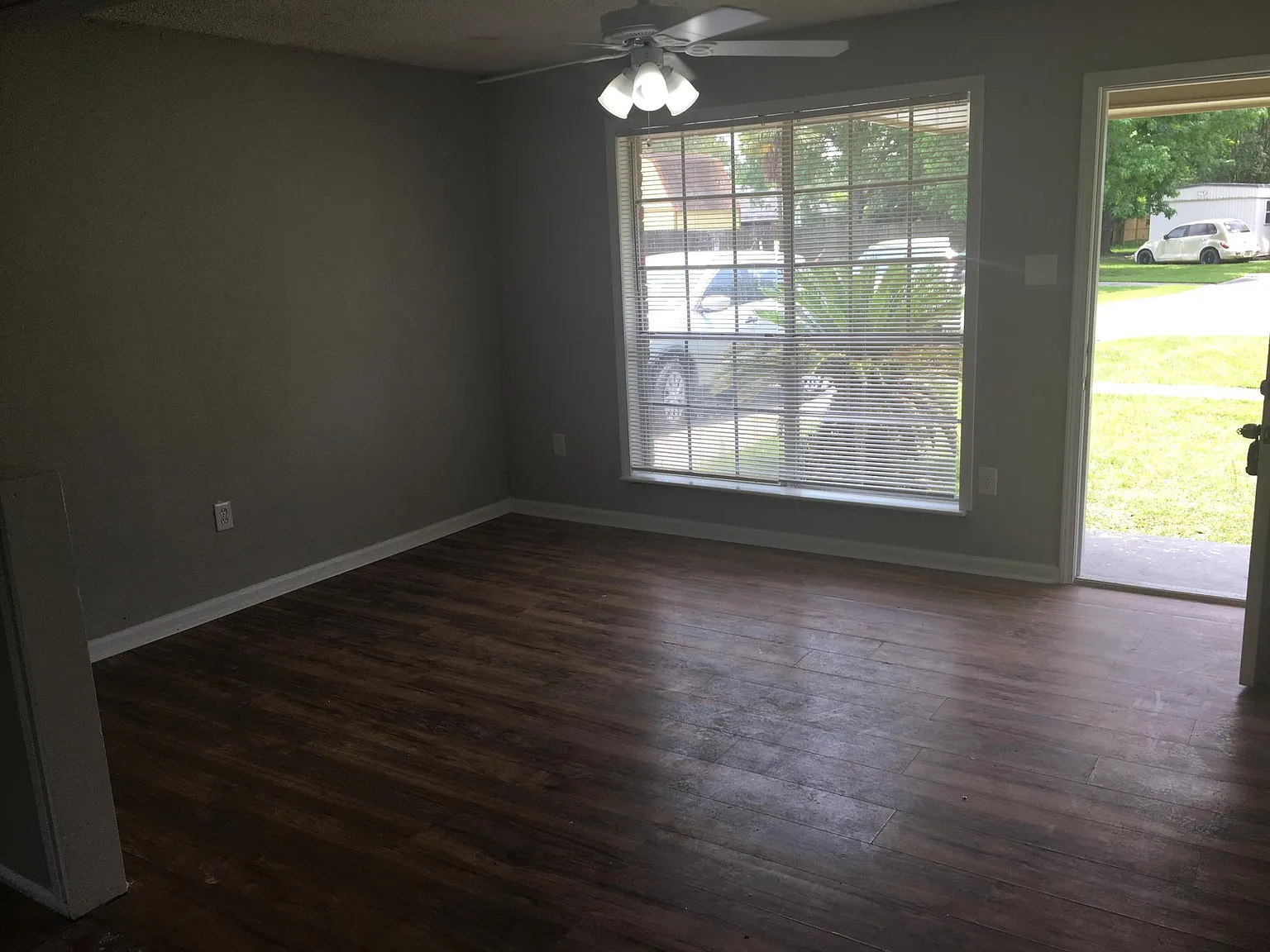 3 bed, 1141 sqft, $1,200 — Photo 2
