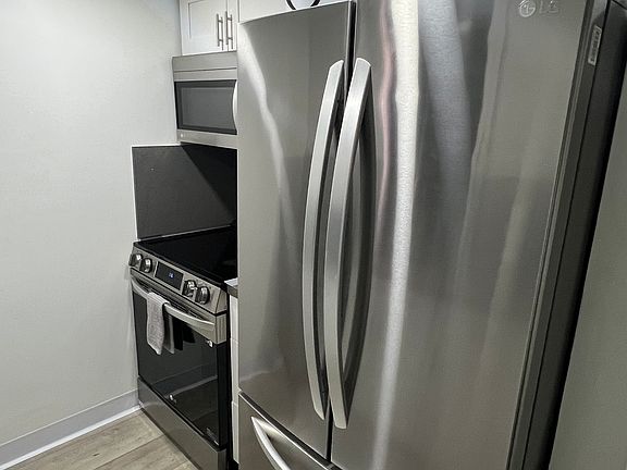 4th image of 8550 SW 109th Ave #225