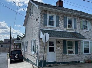 1006 Railroad St, Catasauqua, PA 18032