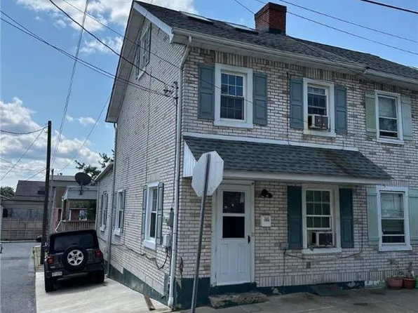 1006 Railroad St, Catasauqua, PA 18032