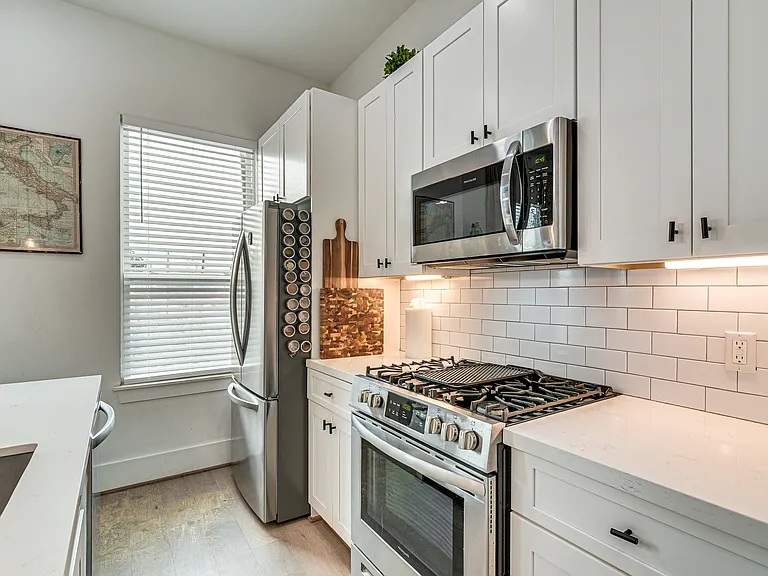 1503 Egypt St — Photo 12