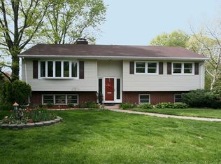 54 Castleton Ave, Somerset, NJ 08873