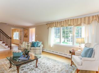 34 Colony Acres Rd, Longmeadow, MA 01106