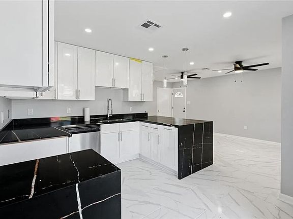 4th image of 7821 Alma St