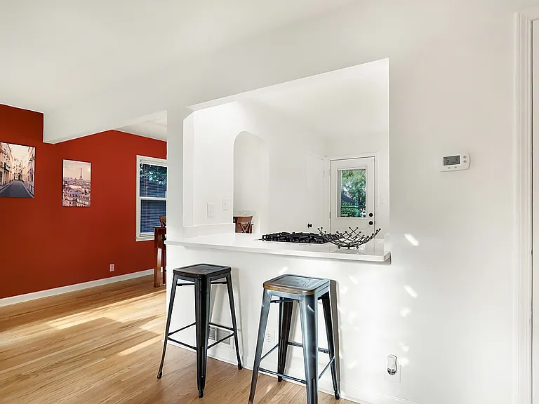 6548 Ferguson St — Photo 10