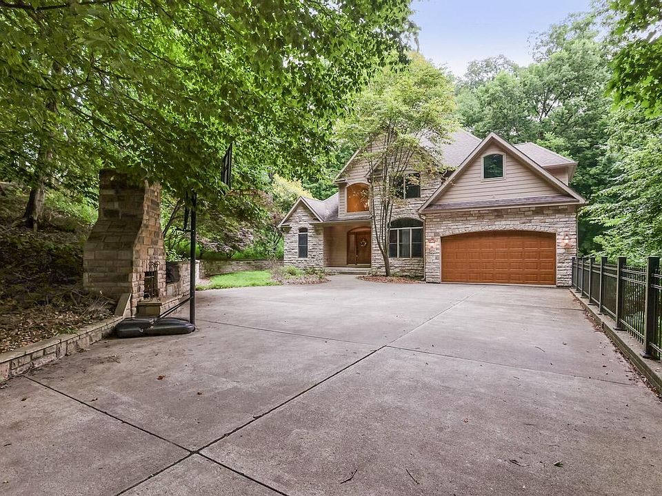 1st image of 256 Pinehurst Dr