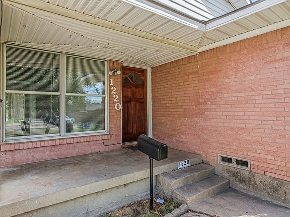4th image of 1220 Colfax Cir