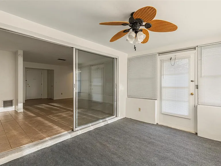1248 Lazy Lake Rd W — Photo 15