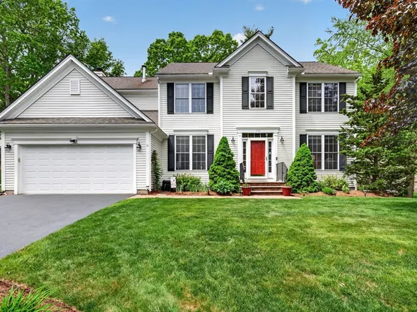 23 Palomino Dr, North Andover, MA 01845