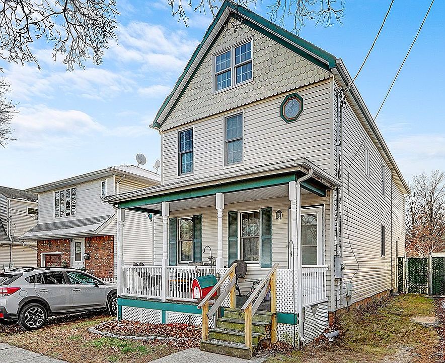 1st image of 301 S 10th St