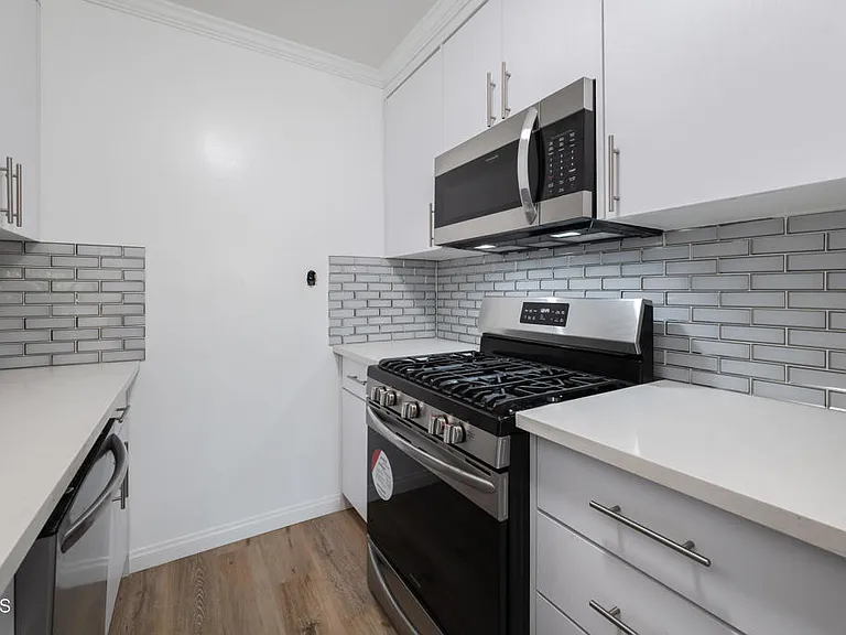 1736 N Normandie Ave #6 — Photo 8
