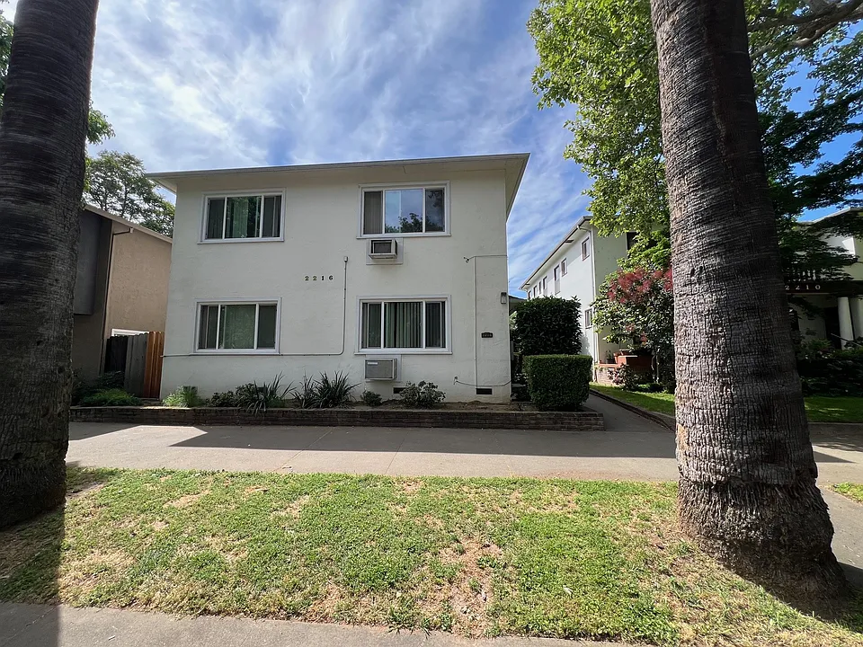 2216 O St #4
