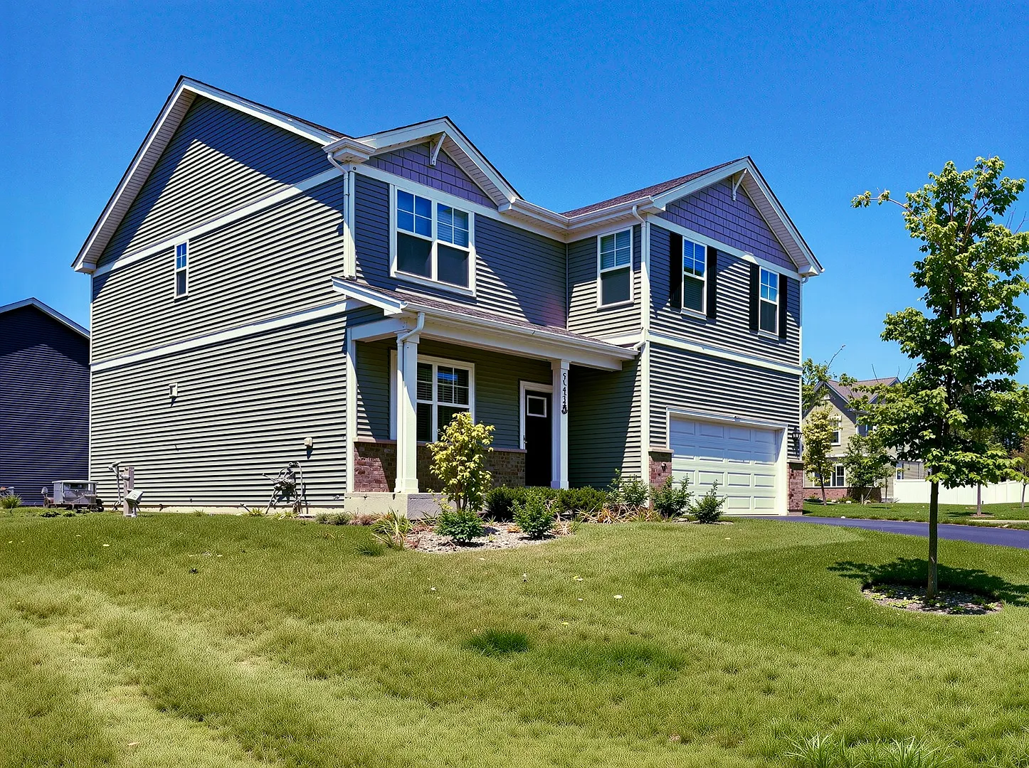 4 bed, 2.5 bath, 2600 sqft, $3,800 — Photo 1