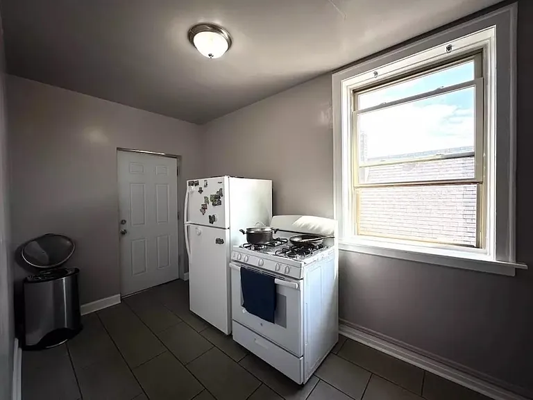 4257 W Addison St #3 — Photo 4