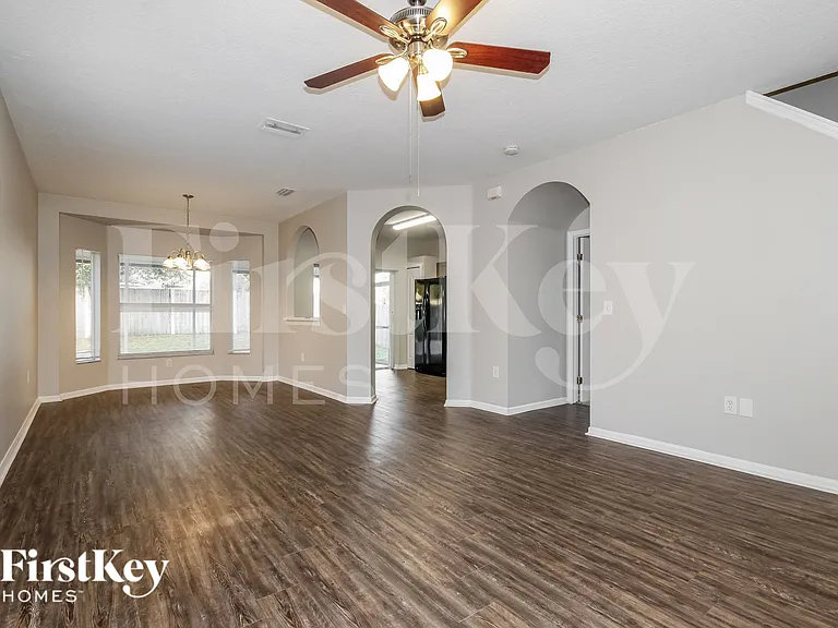 709 Periwinkle Pointe Pl — Photo 4