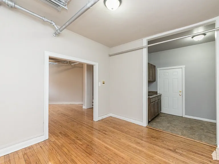 4255 W Addison St #3 — Photo 10