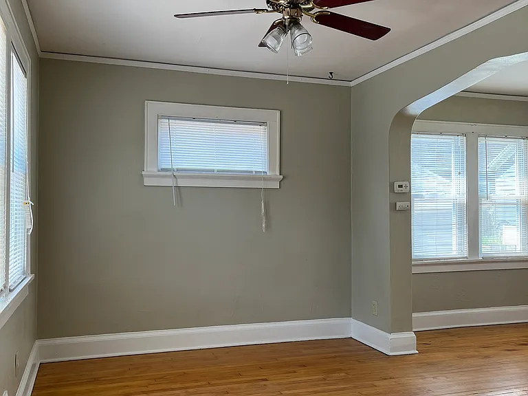 2223 E Vollmer Ave — Photo 9