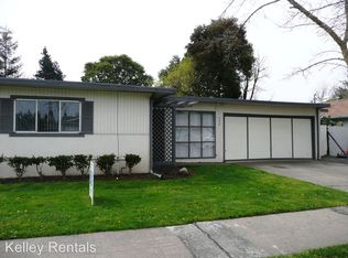724 W 9th St, Santa Rosa, CA 95401
