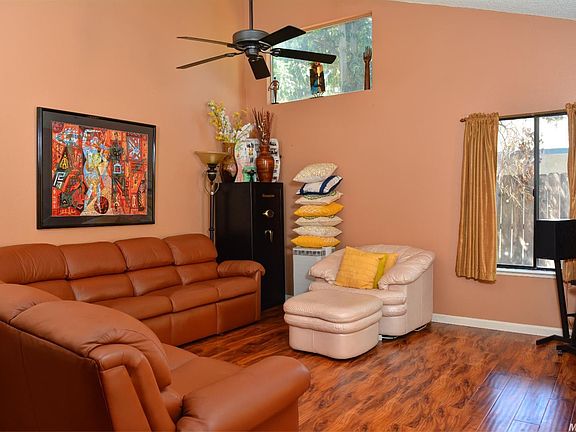 3rd image of 101 Portola Way APT 6