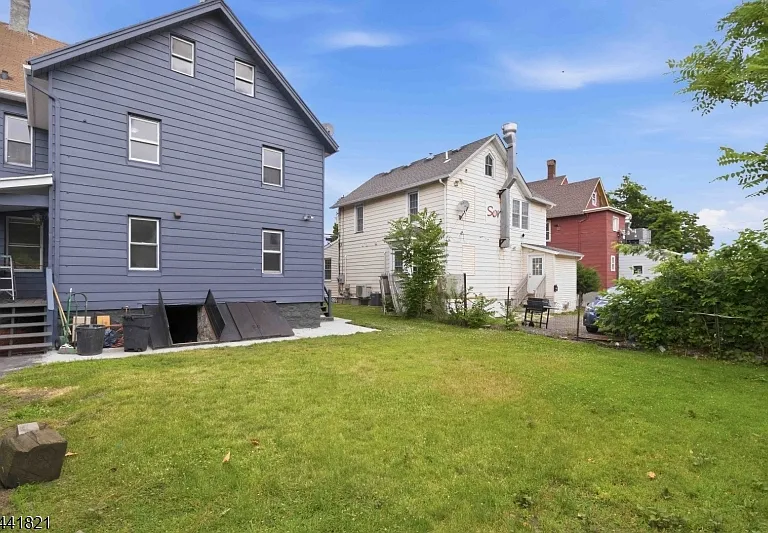 166 E Blackwell St — Photo 13