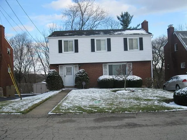423 Bryant Dr photo 1