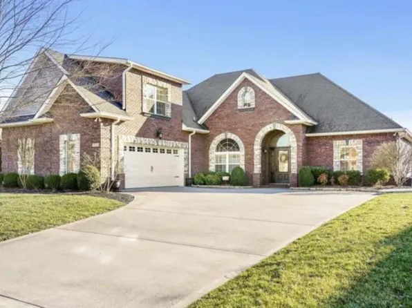 3180 Porter Hills Dr, Clarksville, TN 37043