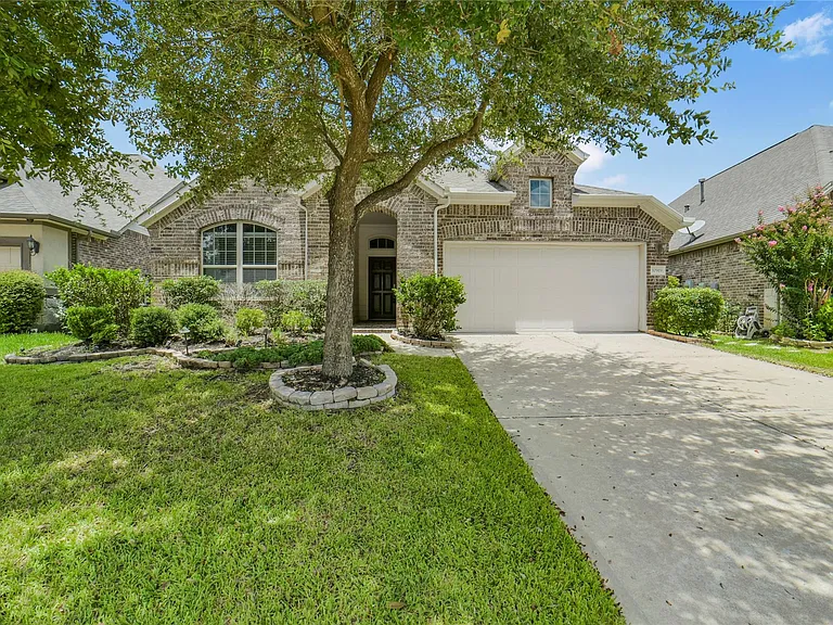 10919 Walts Run Ln — Photo 1