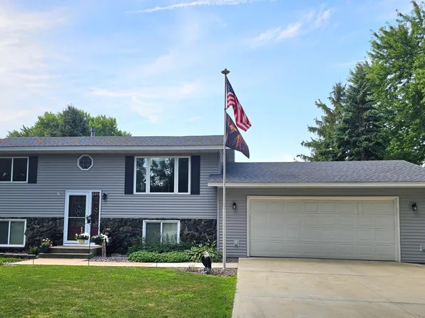 2213 20th Ave SW, Willmar, MN 56201