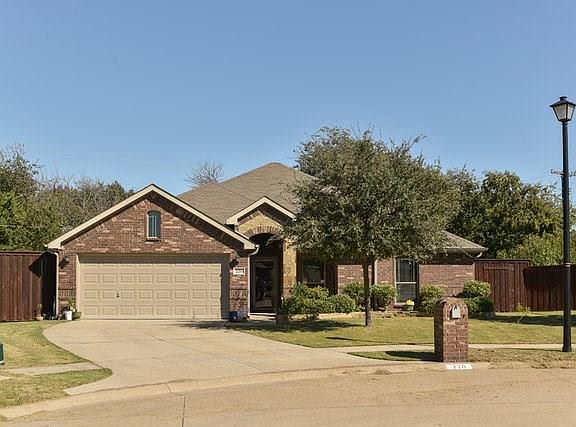2nd image of 220 Commonwealth Cir
