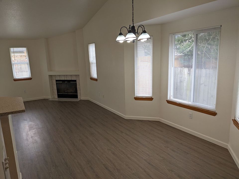 1st image of 12613 NE 46th St