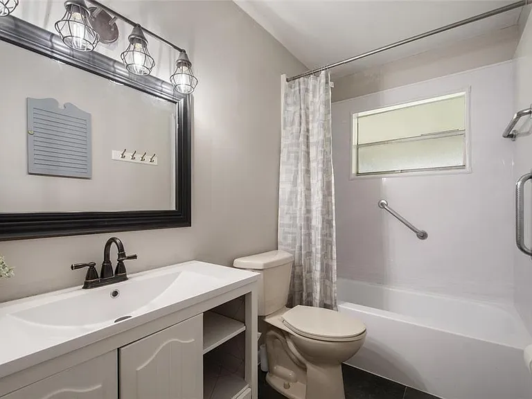 111 Amigos Rd — Photo 17
