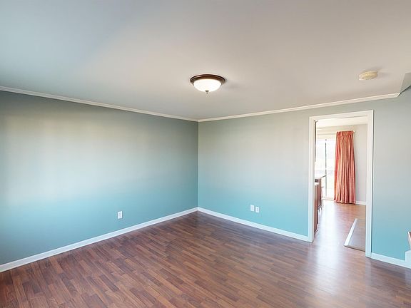 2nd image of 963 Holderness Ln