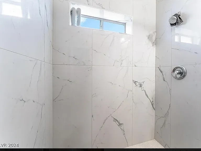 530 N 15th St #3 — Photo 9