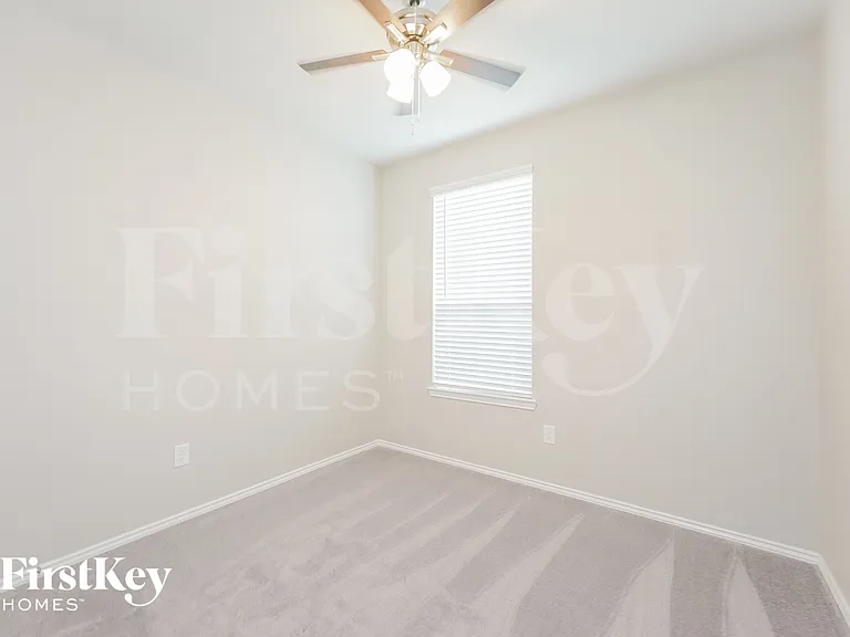 5831 Longhorn Run Ln — Photo 10