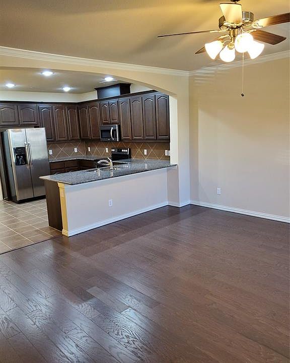 1st image of 952 Grace Ln