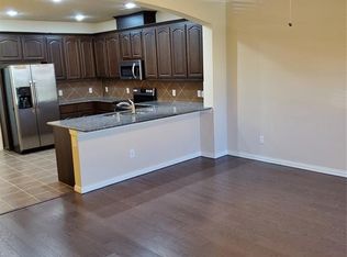 952 Grace Ln, The Colony, TX 75056