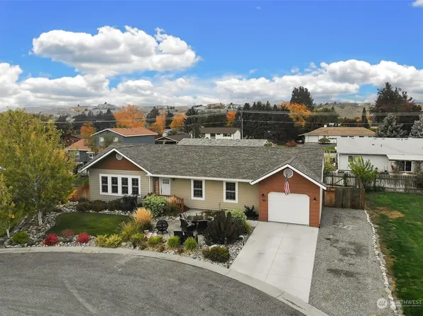 703 Paintbrush Ln, Omak, WA 98841
