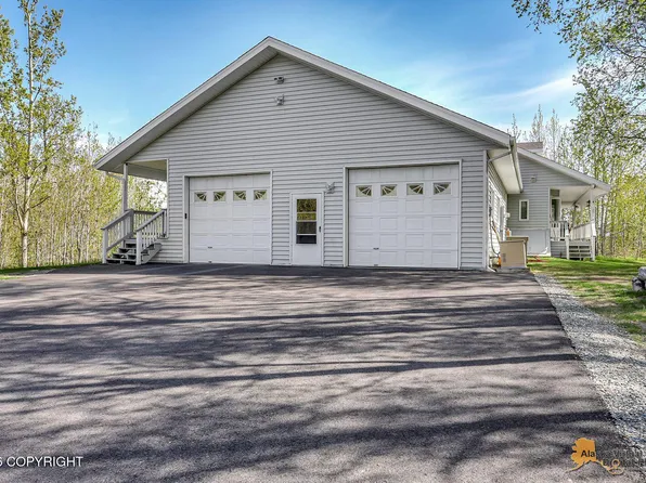12102 E Fence Line Dr, Palmer, AK 99645