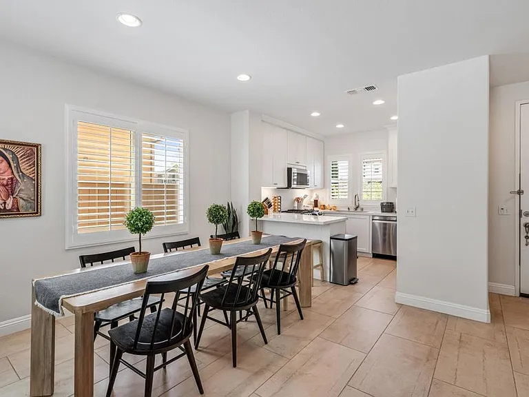 2175 Honeybee St — Photo 9