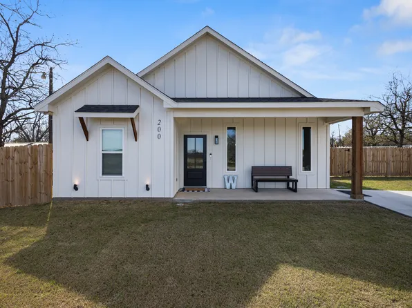 200 Walnut St, Chico, TX 76431