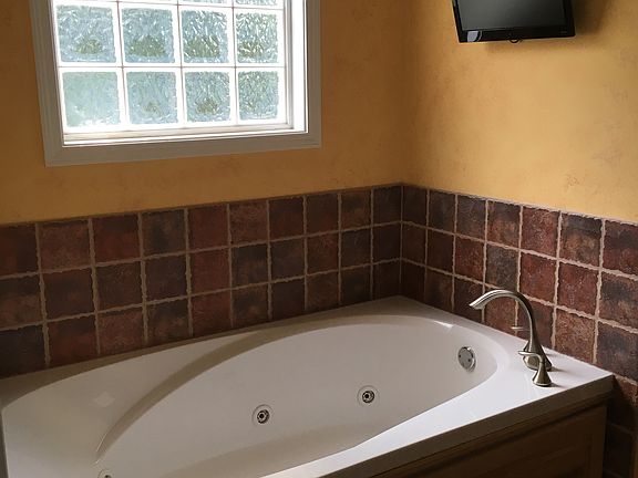 Jetted Tub in Master Bath