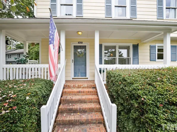 1425 Mapleside Ct, Raleigh, NC 27609